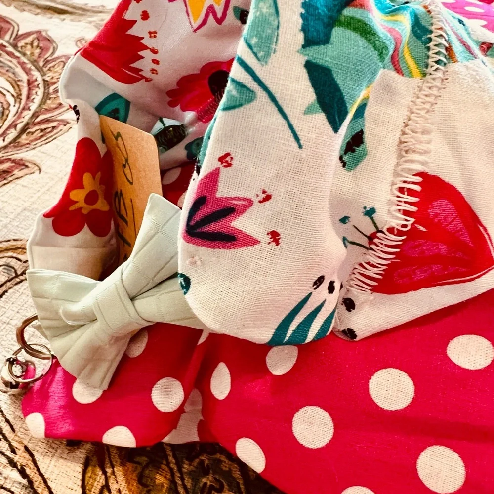 New handmade Beautiful quilted dog pillow. Size medium with matching bandanna.